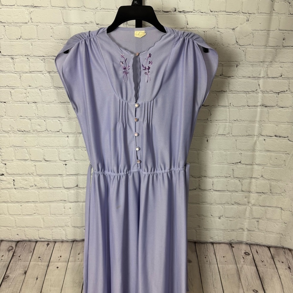 Vintage Carol Ann California Lavender Embroidered Floral Nightgown Size 11